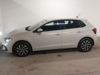 Used Volkswagen Polo 2023 for sale - 77702268: Photo