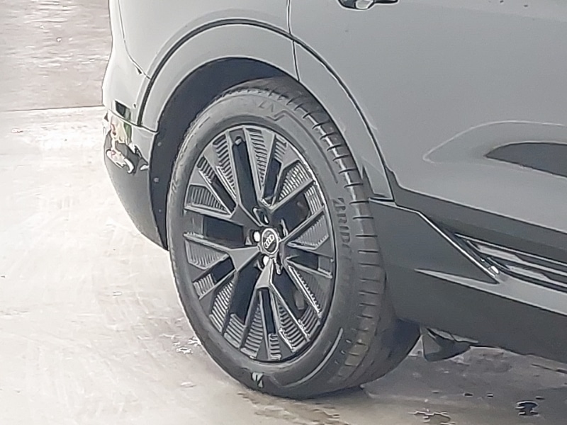 Used Audi Q8 2023 for sale - 77907633: Photo 9