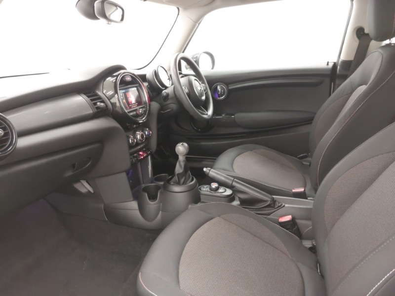 Used MINI Hatch 2019 for sale - 76695692: Photo 5