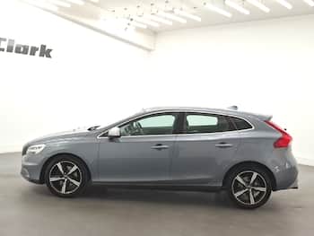 Used Volvo V40 2018 for sale - 79723605: Photo