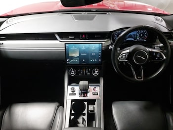 Used Jaguar F-Pace 2022 for sale - 76737039: Photo