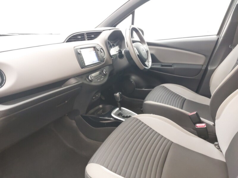 Used Toyota Yaris 2016 for sale - 77947700: Photo 5