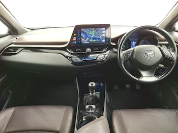 Used Toyota C-HR 2017 for sale - 79044345: Photo