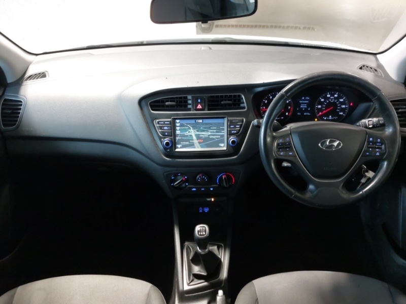 Used Hyundai i20 2020 for sale - 76606224: Photo 2