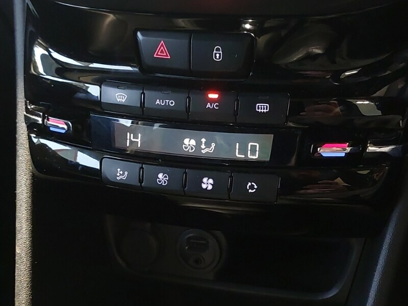 Used Peugeot 208 2013 for sale - 77644278: Photo 13