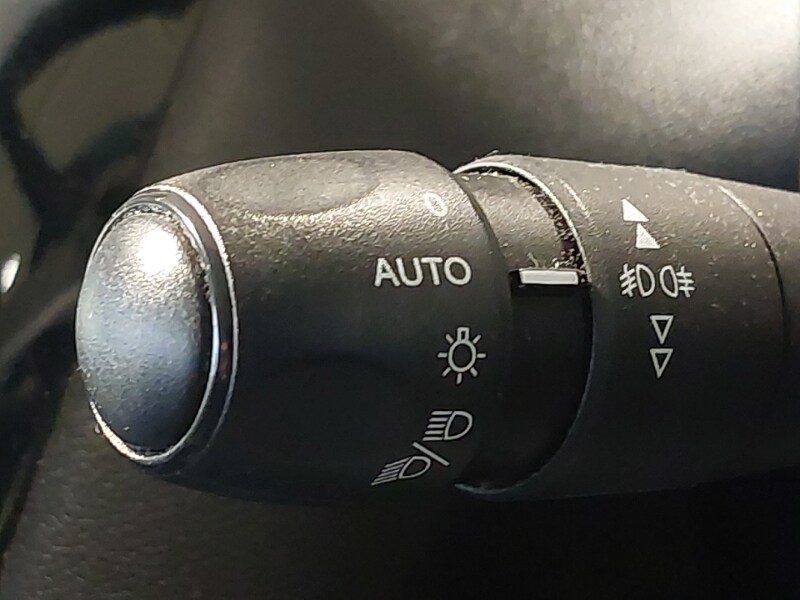 Used Peugeot 208 2013 for sale - 77644278: Photo 17