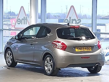 Used Peugeot 208 2013 for sale - 77644278: Photo