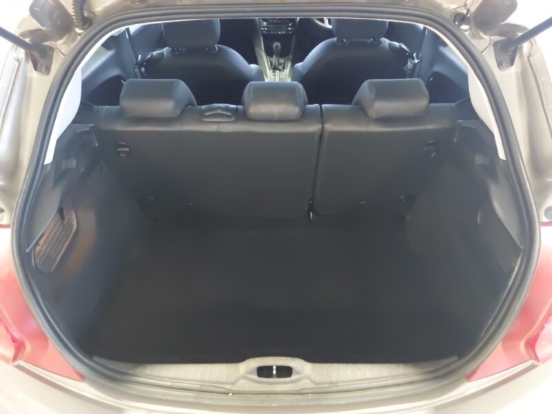 Used Peugeot 208 2013 for sale - 77644278: Photo 8