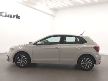 Used Volkswagen Polo 2024 for sale - 79048430: Photo