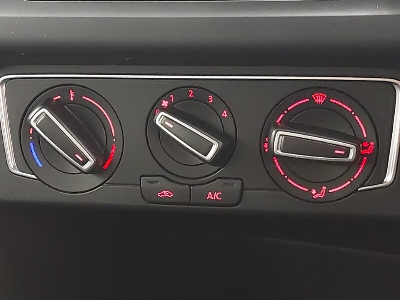 Used Volkswagen Polo 2016 for sale - 77678154: Photo 16