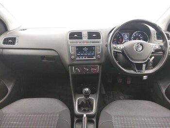 Used Volkswagen Polo 2016 for sale - 77678154: Photo