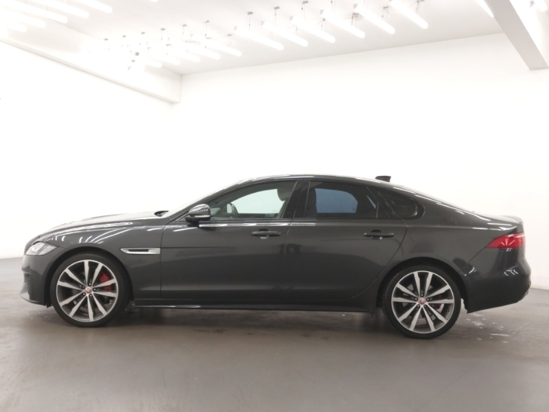 Used Jaguar XF 2017 for sale - 76066783: Photo 4