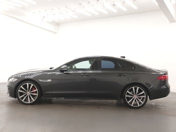 Used Jaguar XF 2017 for sale - 76066783: Photo 4
