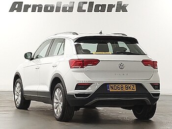 Used Volkswagen T-Roc 2018 for sale - 77466646: Photo