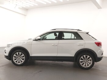 Used Volkswagen T-Roc 2018 for sale - 77466646: Photo