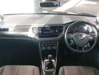 Used Volkswagen T-Roc 2018 for sale - 77694973: Photo