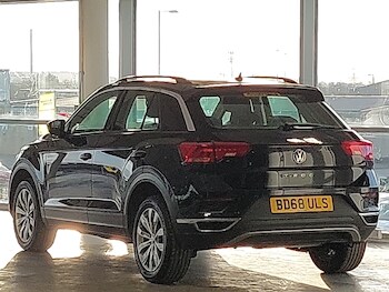 Used Volkswagen T-Roc 2018 for sale - 77694973: Photo