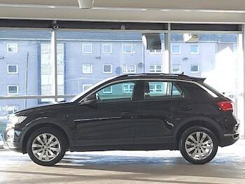 Used Volkswagen T-Roc 2018 for sale - 77694973: Photo