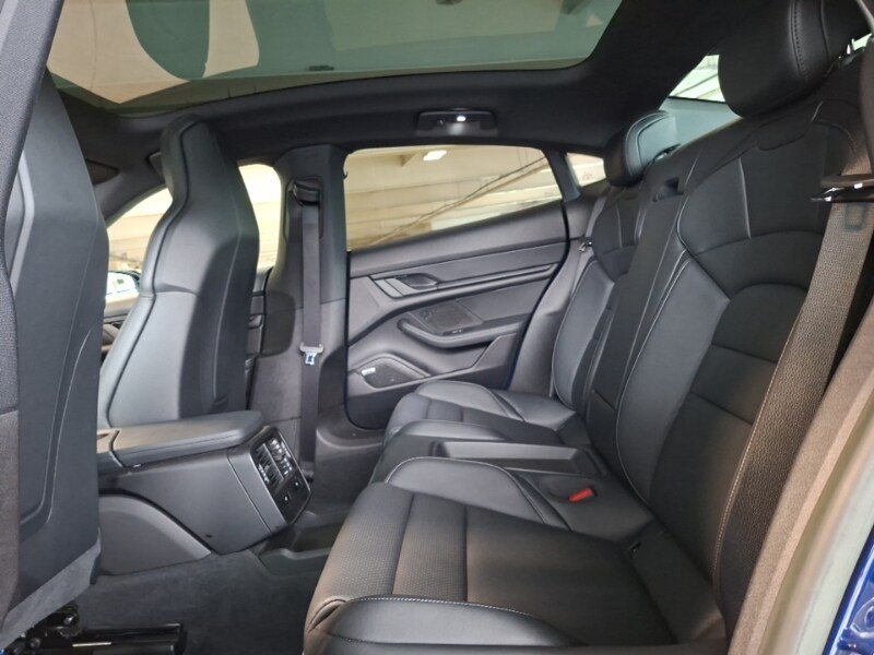 Used Porsche Taycan 2022 for sale - 78164119: Photo 6