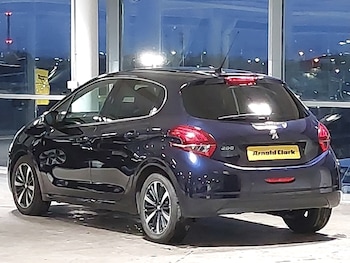 Used Peugeot 208 2018 for sale - 77750969: Photo