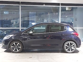 Used Peugeot 208 2018 for sale - 77750969: Photo