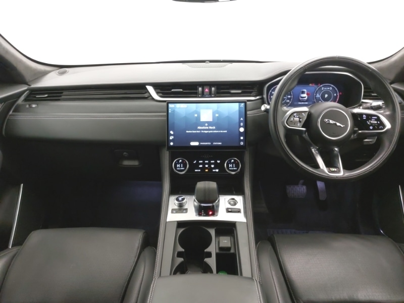 Used Jaguar F-Pace 2021 for sale - 76644160: Photo 2