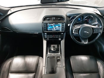 Used Jaguar F-Pace 2018 for sale - 75958978: Photo
