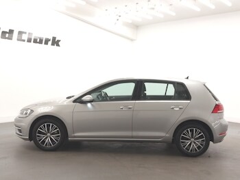 Used Volkswagen Golf 2017 for sale - 78642590: Photo