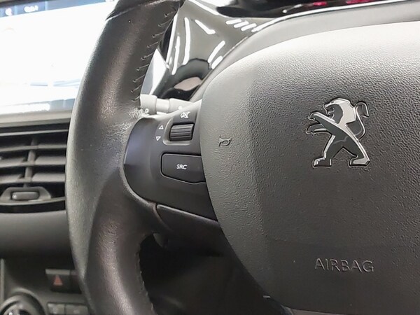Used Peugeot 208 2015 for sale - 76221438: Photo 11