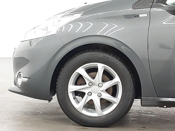 Used Peugeot 208 2015 for sale - 76221438: Photo 12