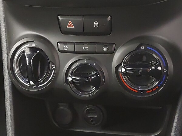 Used Peugeot 208 2015 for sale - 76221438: Photo 16