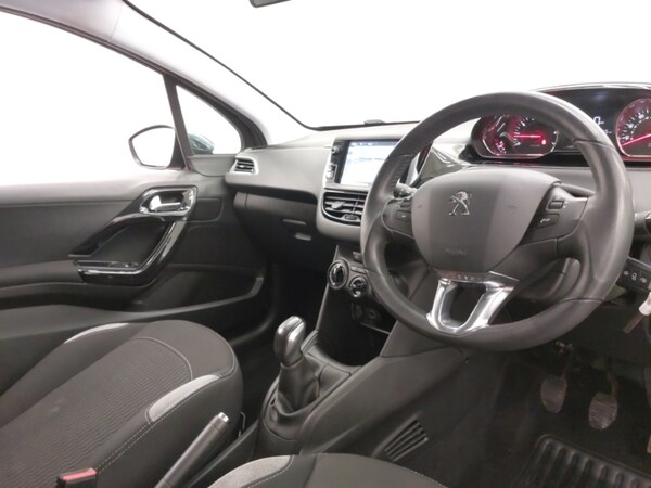 Used Peugeot 208 2015 for sale - 76221438: Photo 19