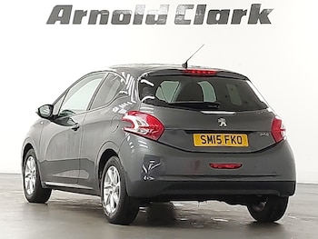Used Peugeot 208 2015 for sale - 76221438: Photo 3