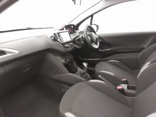 Used Peugeot 208 2015 for sale - 76221438: Photo 5