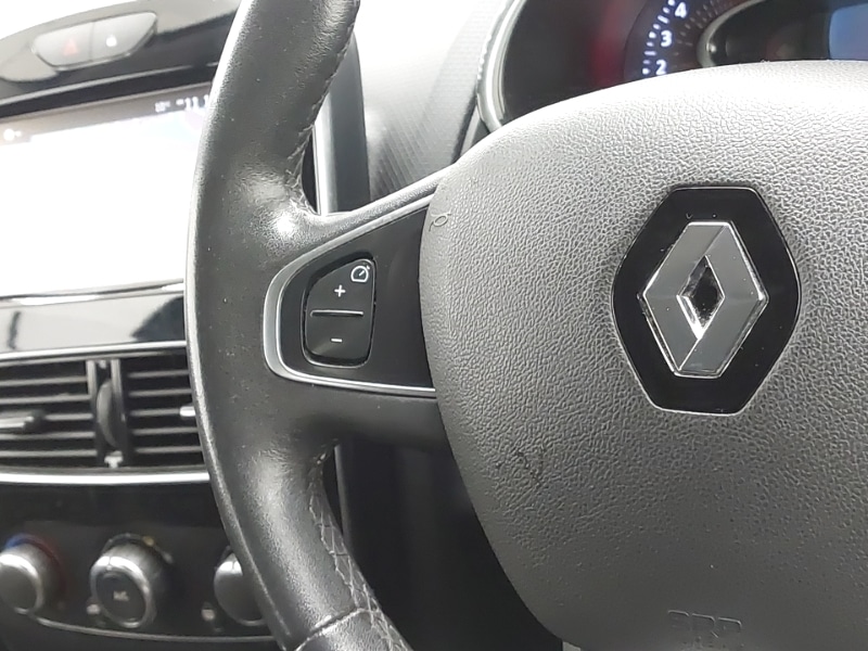 Used Renault Clio 2017 for sale - 76602272: Photo 11