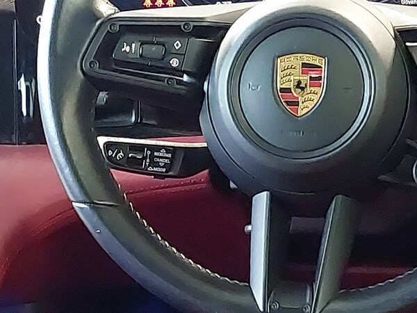 Used Porsche Taycan 2021 for sale - 76233479: Photo 10