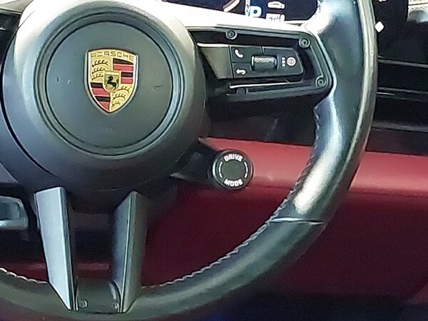 Used Porsche Taycan 2021 for sale - 76233479: Photo 11