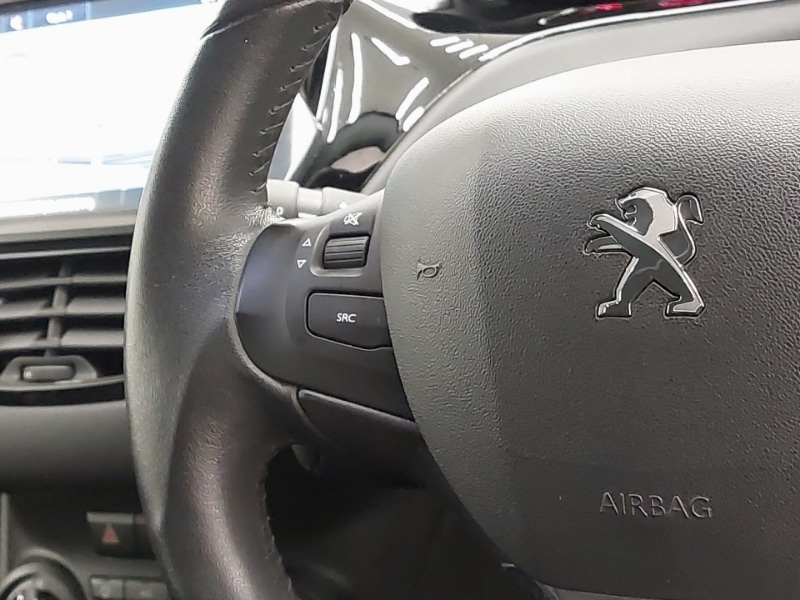 Used Peugeot 208 2015 for sale - 76343542: Photo 11