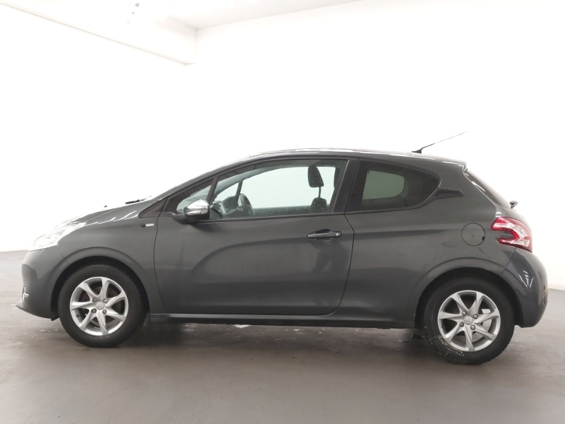 Used Peugeot 208 2015 for sale - 76343542: Photo 4