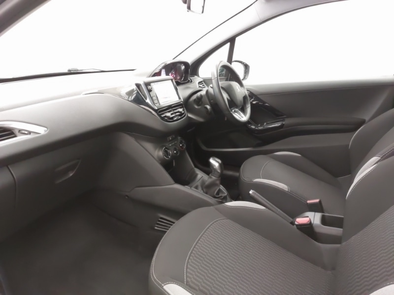 Used Peugeot 208 2015 for sale - 76343542: Photo 5