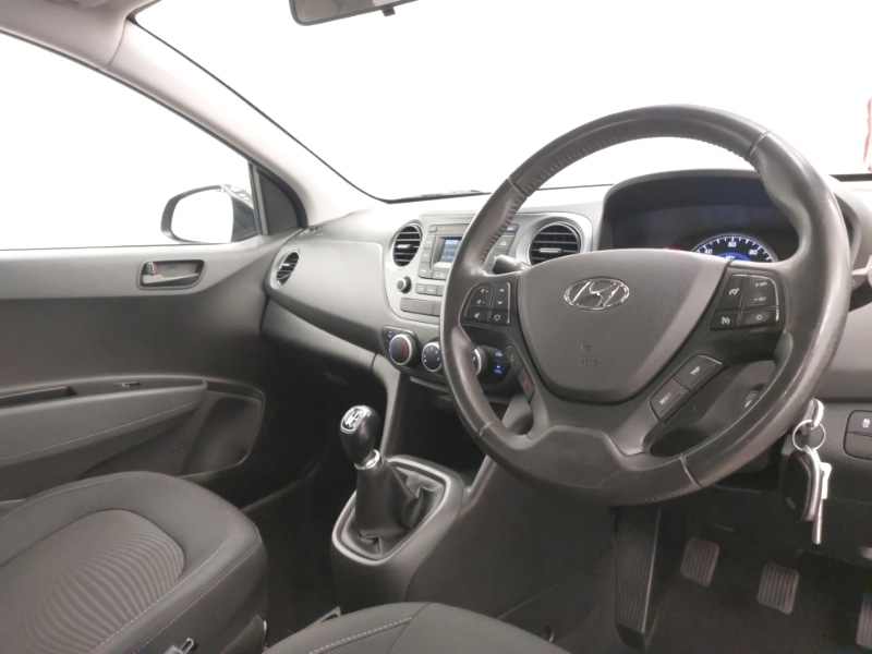 Used Hyundai i10 2019 for sale - 76571624: Photo 18