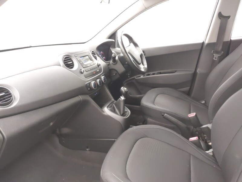 Used Hyundai i10 2019 for sale - 76571624: Photo 5