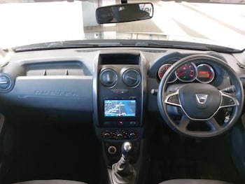 Used Dacia Duster 2018 for sale - 77105486: Photo