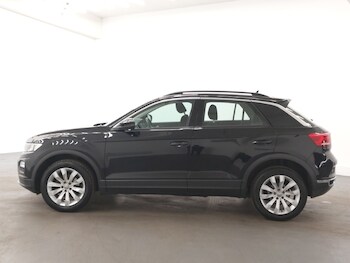 Used Volkswagen T-Roc 2018 for sale - 77466682: Photo