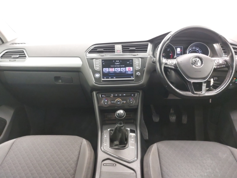 Used Volkswagen Tiguan 2017 for sale - 77491517: Photo 2