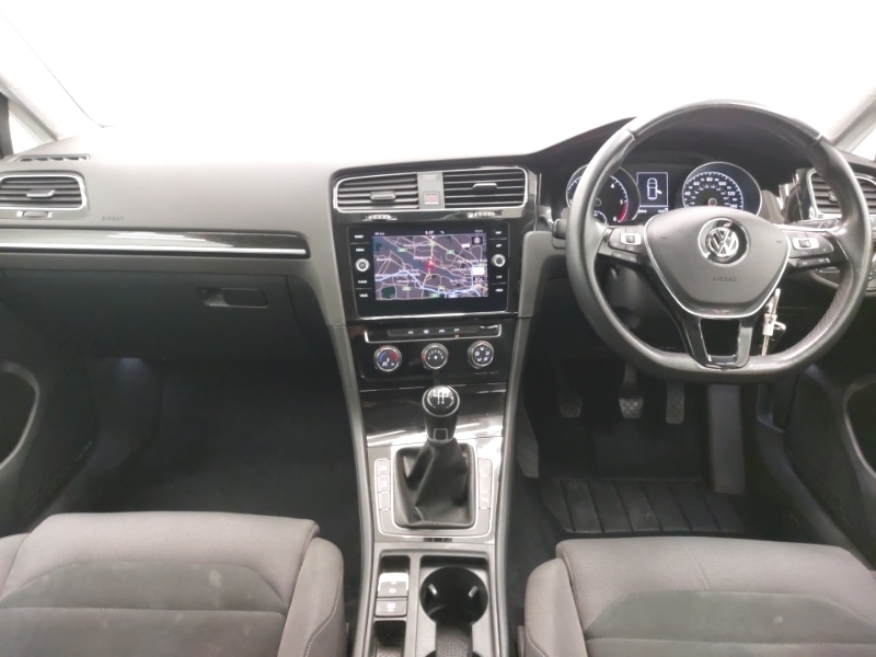 Used Volkswagen Golf 2017 for sale - 77189733: Photo 2