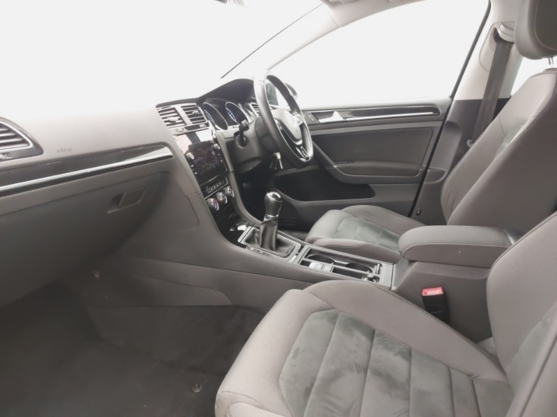 Used Volkswagen Golf 2017 for sale - 77189733: Photo 5