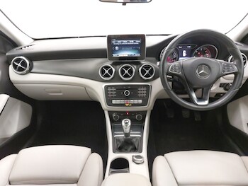 Used Mercedes-Benz GLA 2017 for sale - 76533113: Photo