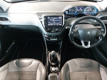 Used Peugeot 2008 2017 for sale - 75964075: Photo