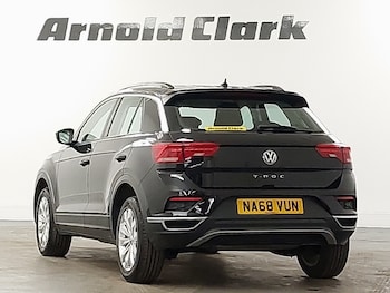 Used Volkswagen T-Roc 2018 for sale - 77635899: Photo
